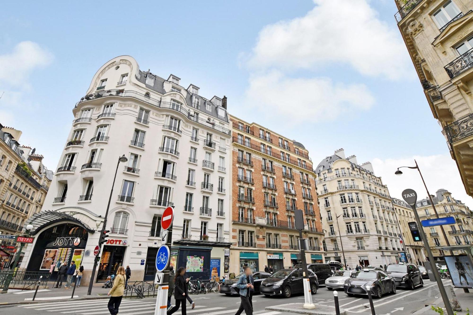 Louvre In Saint-germain Ideal For Visiting Apartment *